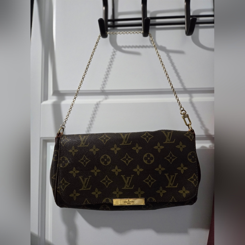 Shoulder bag